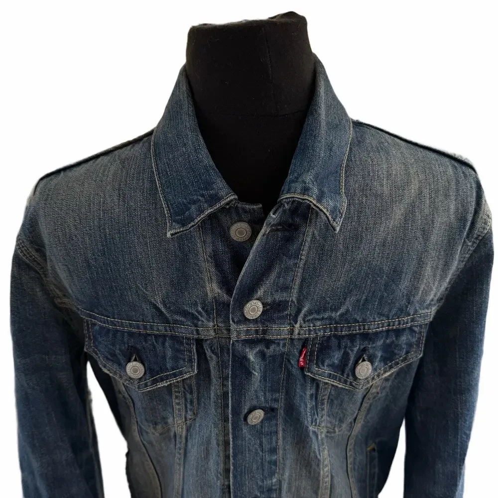 Levi's Faded Classic Trucker Blue Denim Small Jacket Distressed Red Tab 72335 - Picture 3 of 16